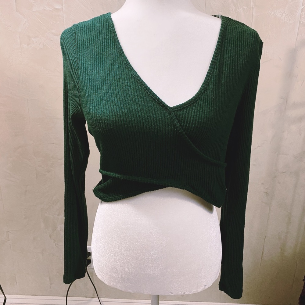 Never Worn Crop Ribbed Sweater